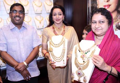 Hema Malini at Inauguration of Malabar Gold & Diamonds Store