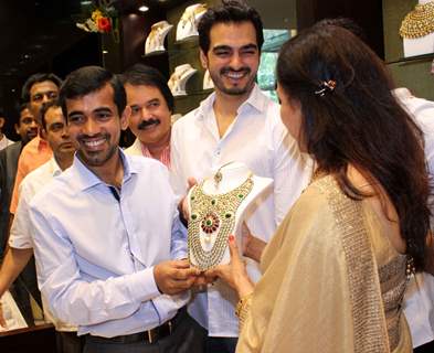 Hema Malini at Inauguration of Malabar Gold & Diamonds Store