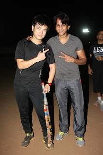 Meiyang Chang and Abhijeet Sawant at Singers Cricket Match