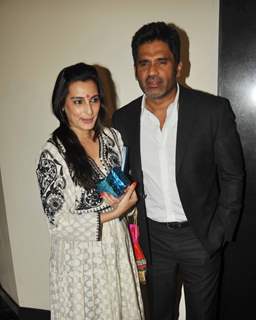 Suniel Shetty with wife Mana Shetty at Standard Chartered Charity Awards Night 2013