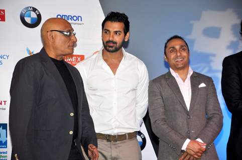 John Abraham, Rahul Bose at Standard Chartered Charity Awards Night 2013