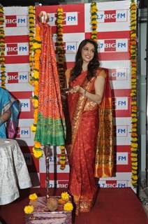 Isha koppikar's celebrates Gudi Padwa at 92.7 BIG FM