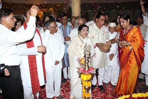 Bharat Ratna Lata Mangeshkar inaugurates the Vishwashanti Sangeet Kala Academy