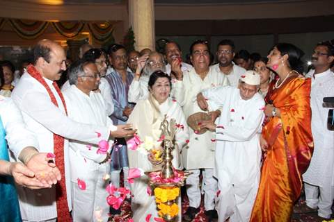 Bharat Ratna Lata Mangeshkar inaugurates the Vishwashanti Sangeet Kala Academy