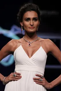 Yami Gautam walks the ramp for Rio Tinto at IIJW Day 1