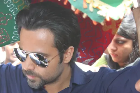 Emraan Hashmi Visits Haji Ali Dargah Before 'Ek Thi Daayan' Release