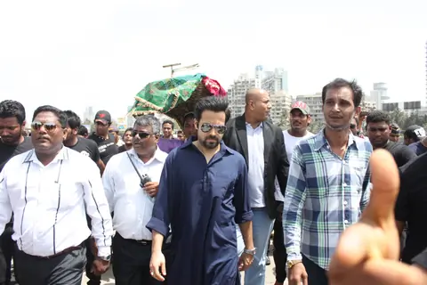 Emraan Hashmi Visits Haji Ali Dargah Before 'Ek Thi Daayan' Release