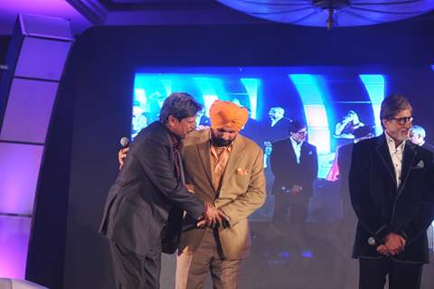 Big B & Kapil Dev unveil Siddhu's 'Sherry on Topp'