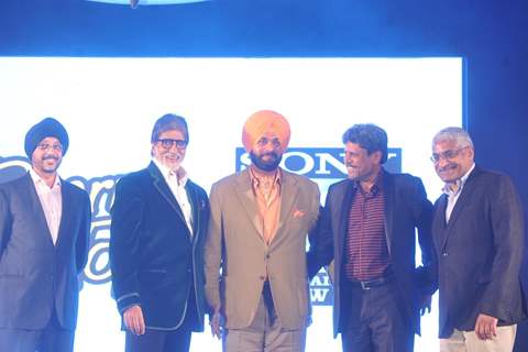 Big B & Kapil Dev unveil Siddhu's 'Sherry on Topp'