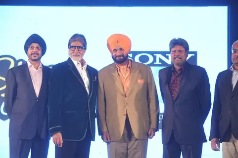 Big B & Kapil Dev unveil Siddhu's 'Sherry on Topp'