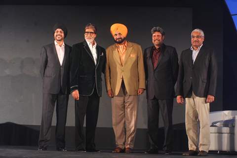 Big B & Kapil Dev unveil Siddhu's 'Sherry on Topp'