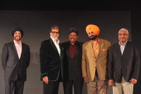 Big B & Kapil Dev unveil Siddhu's 'Sherry on Topp'