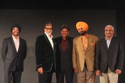 Big B & Kapil Dev unveil Siddhu's 'Sherry on Topp'
