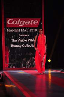 Colgate unravel the Sonam Kapoor's beauty Secret Along With Manish Malhotra's Fashion Show