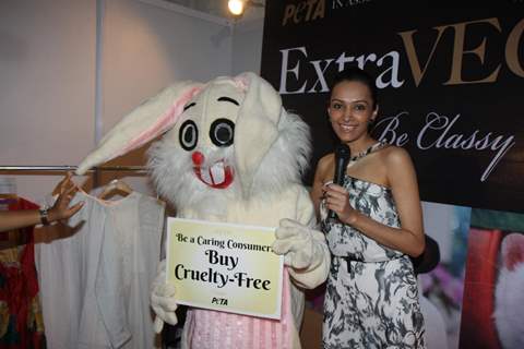 PETA promotes Extra-Vegan-Za at Indian Luxury Expo