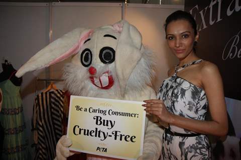 PETA promotes Extra-Vegan-Za at Indian Luxury Expo