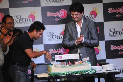 Sachin Tendulkar celebrated his 40th Birthday with Fans at Smaaash