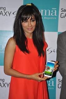 Chitrangada Singh Launch Samsung S4