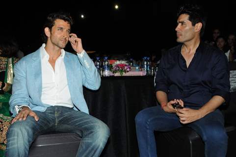 Hrithik Roshan and Manish Malhotra at Bharat and Dorris Hair and Makeup Awards