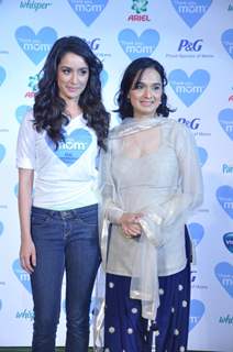 Celebs at P&G 'Thank you mom'