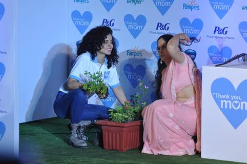 Celebs at P&G 'Thank you mom'