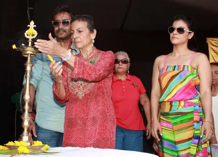 Kajol, Ajay promote Lonavla funfair