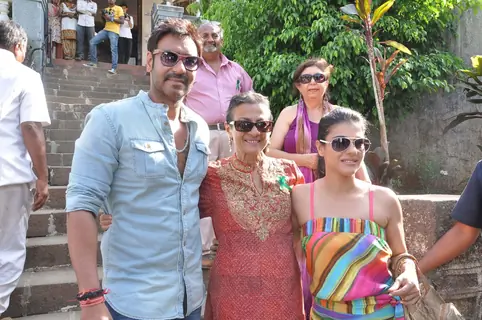 Kajol, Ajay promote Lonavla funfair