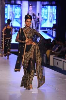 Sameera Reddy walks for designer Neeta Lulla at the grand Finale of Rajasthan Fashion Week