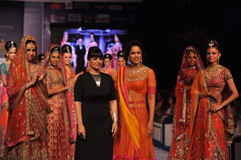 Sameera Reddy walks for designer Neeta Lulla at the grand Finale of Rajasthan Fashion Week