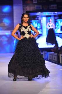 Miss India 2013 Navneet Kaur Dhillon walks for designer Shivangee Sharma at Rajasthan Fashion Week