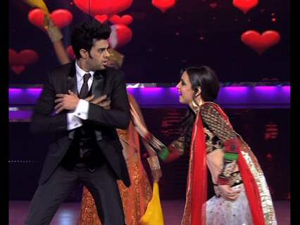 Sanaya Irani and Manish Paul on the sets of Jhalak Dikhhla Jaa