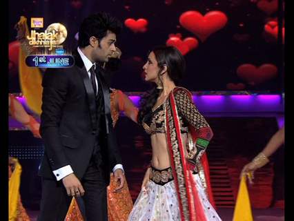 Sanaya Irani and Manish Paul on the sets of Jhalak Dikhhla Jaa