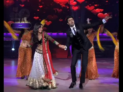 Sanaya Irani and Manish Paul on the sets of Jhalak Dikhhla Jaa