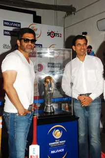Suniel Shetty and Harsha Bhogle with Broadcast 92.7 Big FM during a unveiling the ‘International Cricket Council (ICC) Champions Trophy 2013’