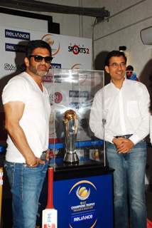 Suniel Shetty and Harsha Bhogle with Broadcast 92.7 Big FM during a unveiling the ‘International Cricket Council (ICC) Champions Trophy 2013’