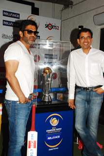 Suniel Shetty and Harsha Bhogle with Broadcast 92.7 Big FM during a unveiling the ‘International Cricket Council (ICC) Champions Trophy 2013’