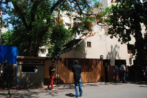 Mahesh Bhatt & Raza Murad Visits Jia Khan's Residence at Juhu