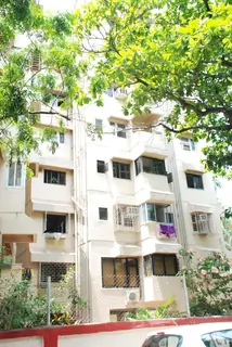 Mahesh Bhatt & Raza Murad Visits Jia Khan's Residence at Juhu