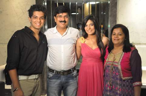 Pooja Gor with parents and Brother on her Birthday Party