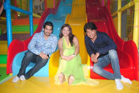 Amit Tandon,Suhana Sinha,Nikhil Sinha at launch of Suhana Sinha and Amit Tandon’s “Play Around”