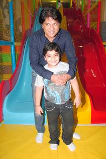 Suhana Sinha and  Amit Tandon’s “Play Around” opening was a rocking affair