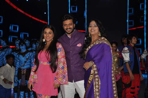 Film Ghanchakkar Promotion onsets of Star Plus Show Indias Dancing Superstars
