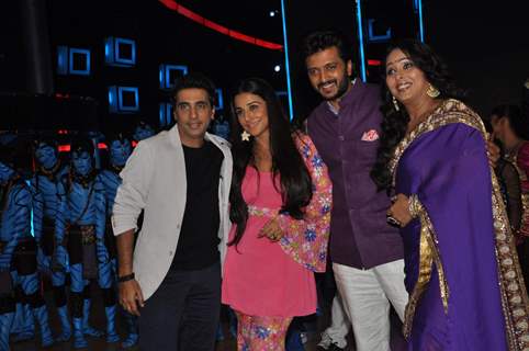 Film Ghanchakkar Promotion onsets of Star Plus Show Indias Dancing Superstars