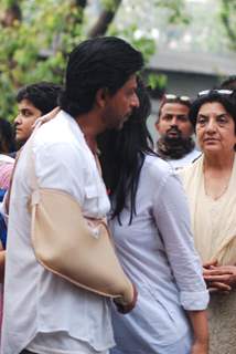 Shahrukh Khan and Parineeti Chopra at Priyanka Chopra's father's funeral