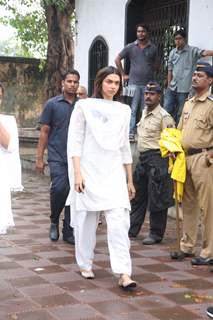 Deepika Padukone attend Priyanka Chopra's father's funeral