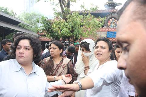 Bollywood Celebrities attend Priyanka Chopra's father's funeral