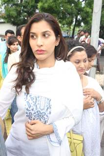 Sophie Chowdhary attend Priyanka Chopra's father's funeral