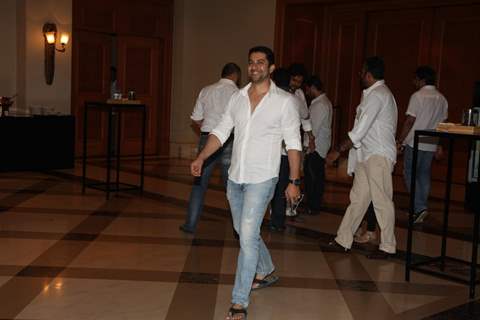 Aftab Shivdasani attend condolence meet of Priyanka Chopra's father Ashok Chopra