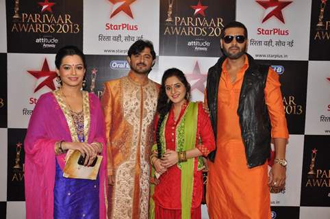 Sneha Wagh, Samiksha Bhatnagar at Star Parivaar Awards 2013