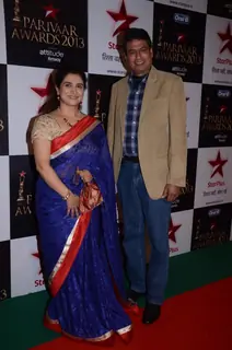Supriya Pilgaonkar and Kanwaljit Singh at Star Parivaar Awards 2013
